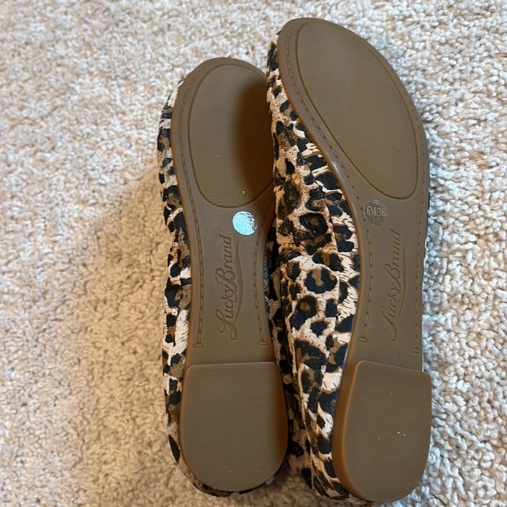 Flats - Picture 2 of 2
